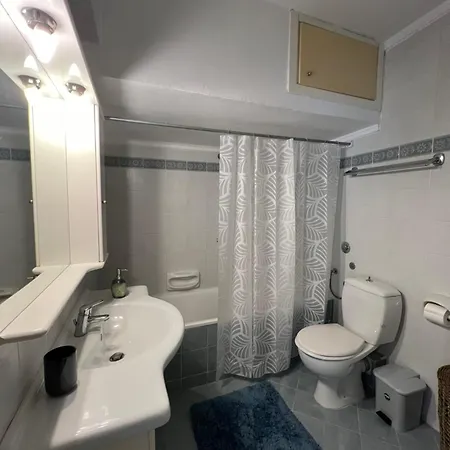 Parma's Pool Feriehus Peraía