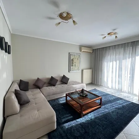 Parma's Pool Feriehus Peraía