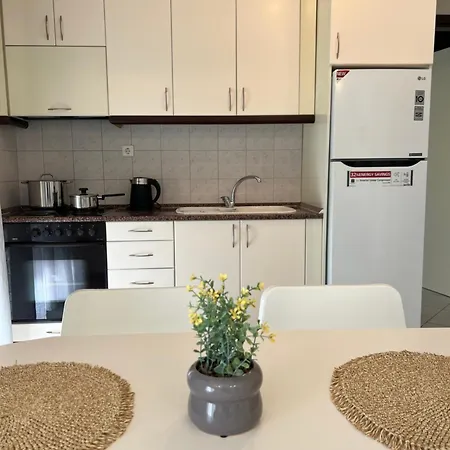 Parma's Pool * Peraía